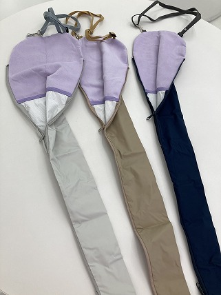 傘のカバーで肩掛け、シンプルなカラー